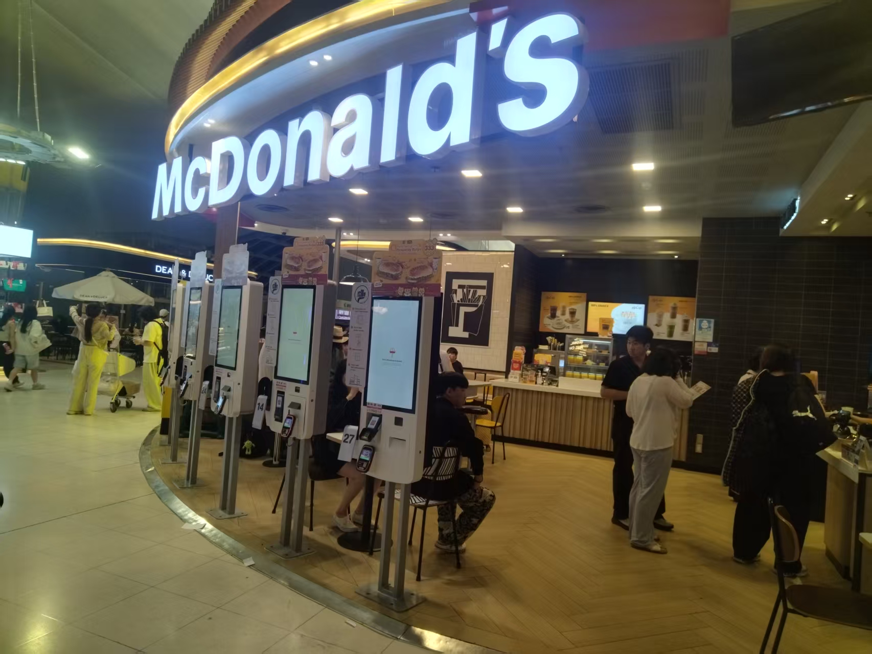 smart restaurant kiosk interface and hardware configuration