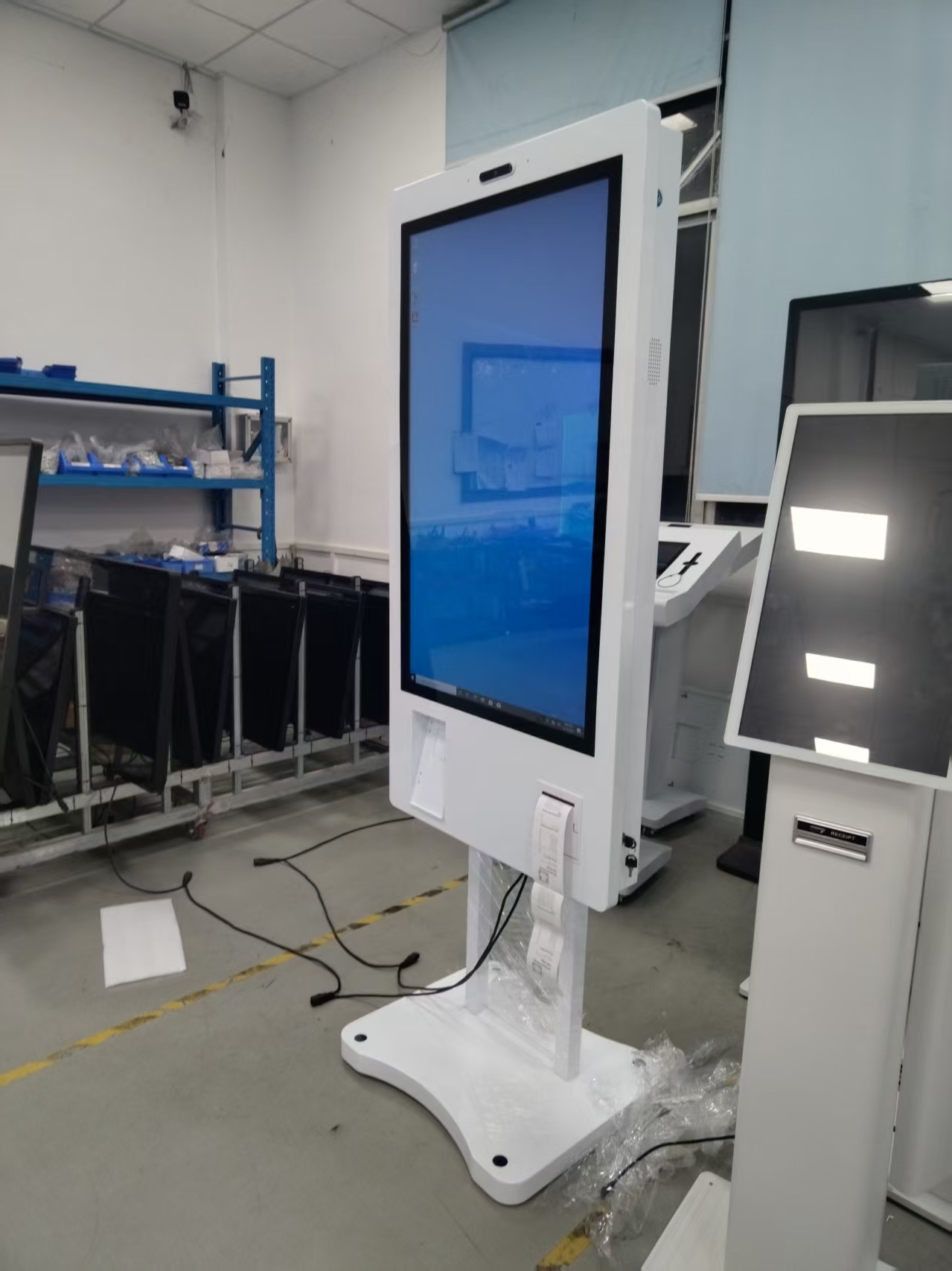 smart restaurant self service interface and hardware configuration